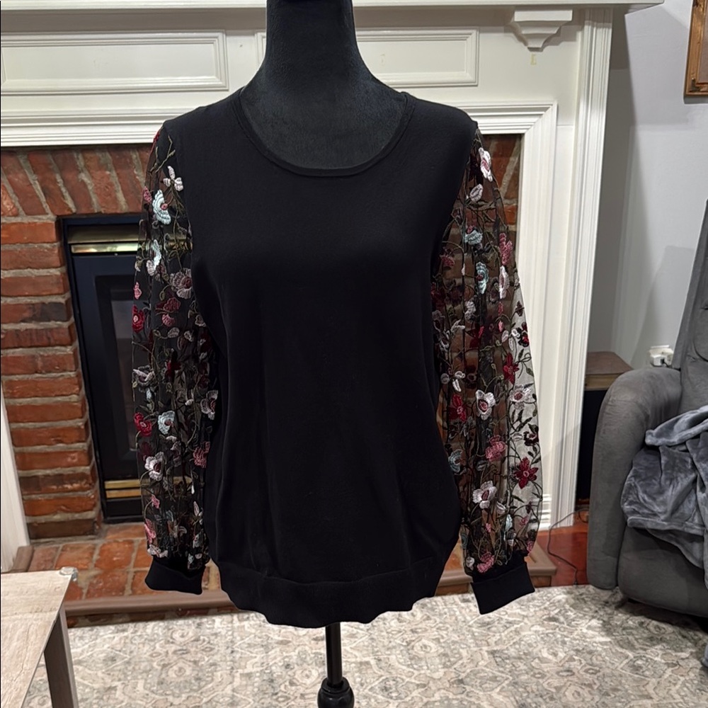 Cece Sheer Sleeve Floral Embroidered Black Crew Neck Sweater sz M